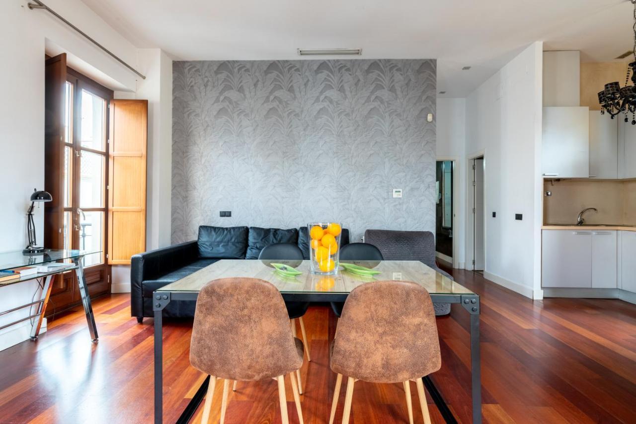 Cathedral Apartment, Upper Floor Apartment Seville Luaran gambar