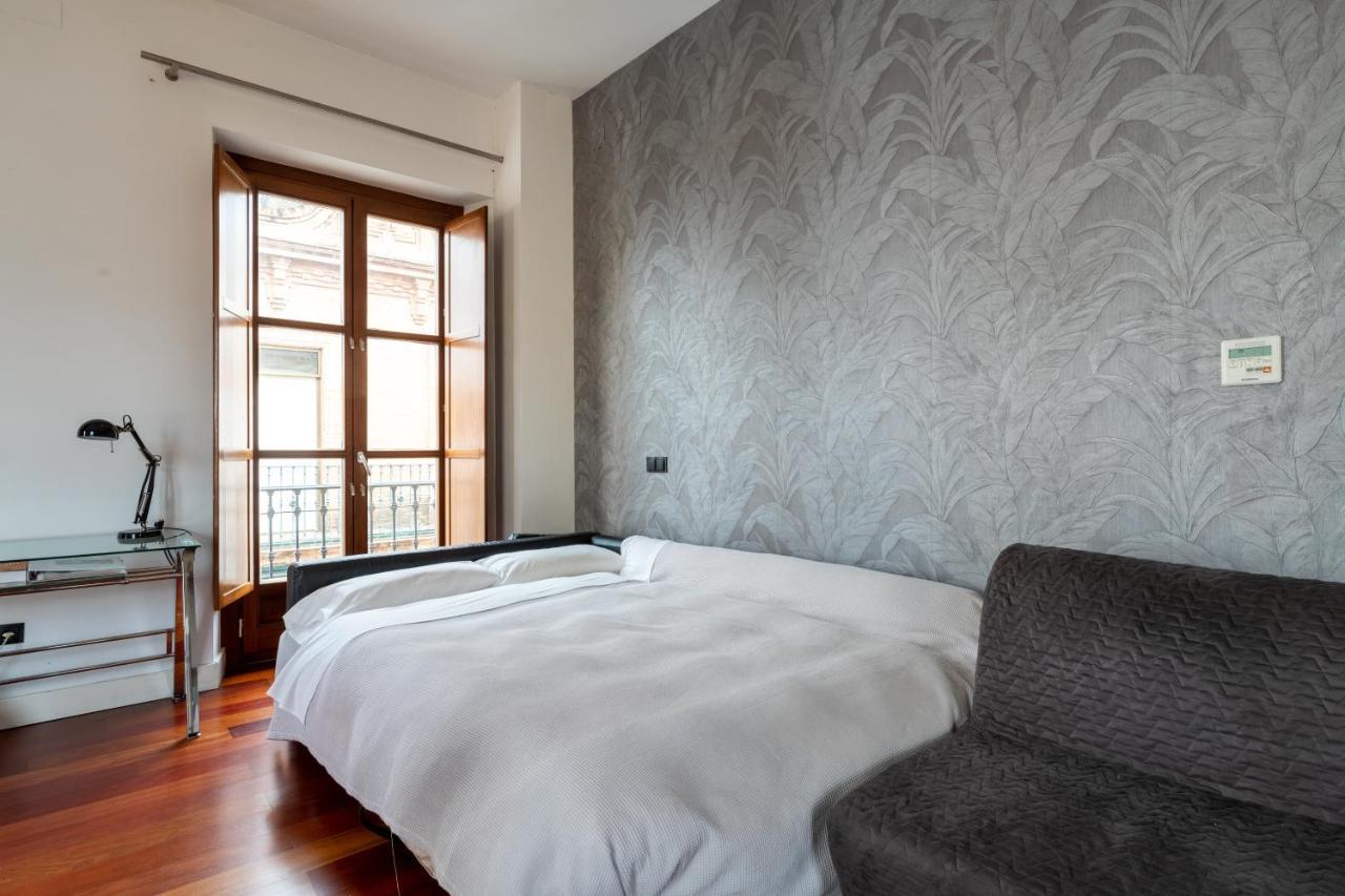 Cathedral Apartment, Upper Floor Apartment Seville Luaran gambar