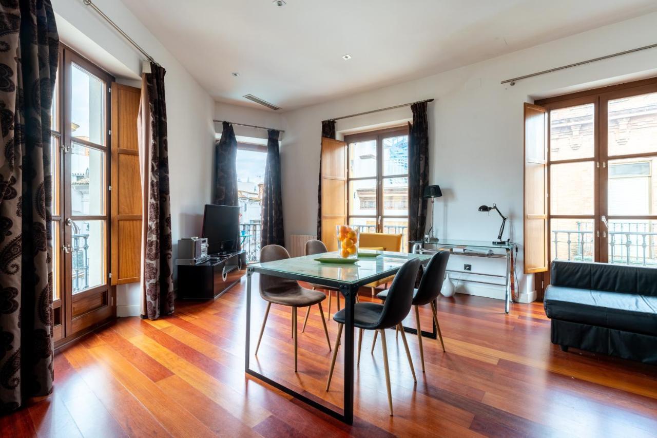 Cathedral Apartment, Upper Floor Apartment Seville Luaran gambar