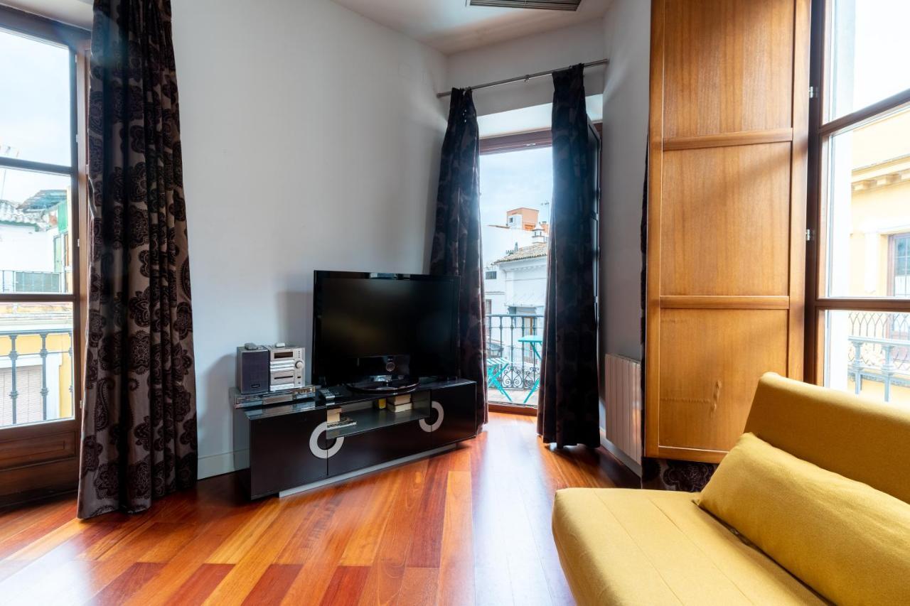 Cathedral Apartment, Upper Floor Apartment Seville Luaran gambar