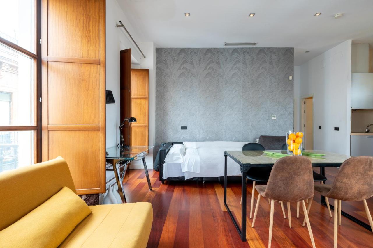 Cathedral Apartment, Upper Floor Apartment Seville Luaran gambar