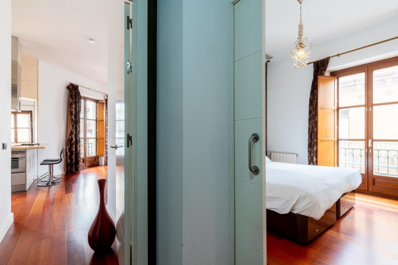 Cathedral Apartment, Upper Floor Apartment Seville Luaran gambar
