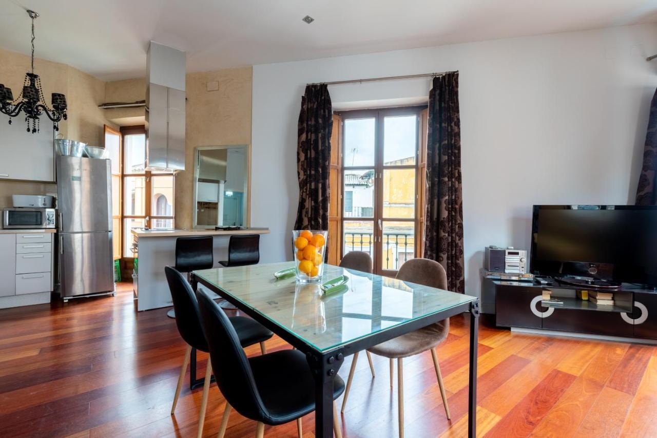 Cathedral Apartment, Upper Floor Apartment Seville Luaran gambar