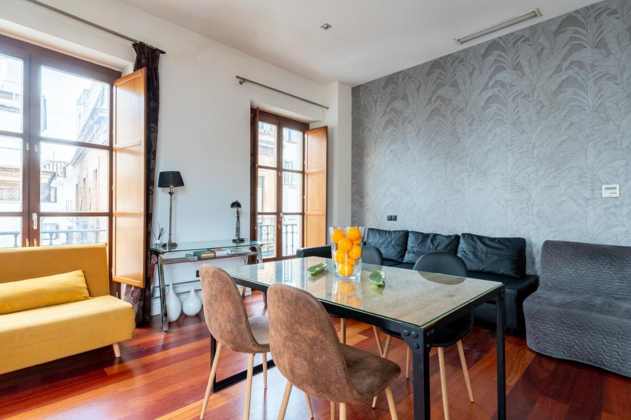 Cathedral Apartment, Upper Floor Apartment Seville Luaran gambar