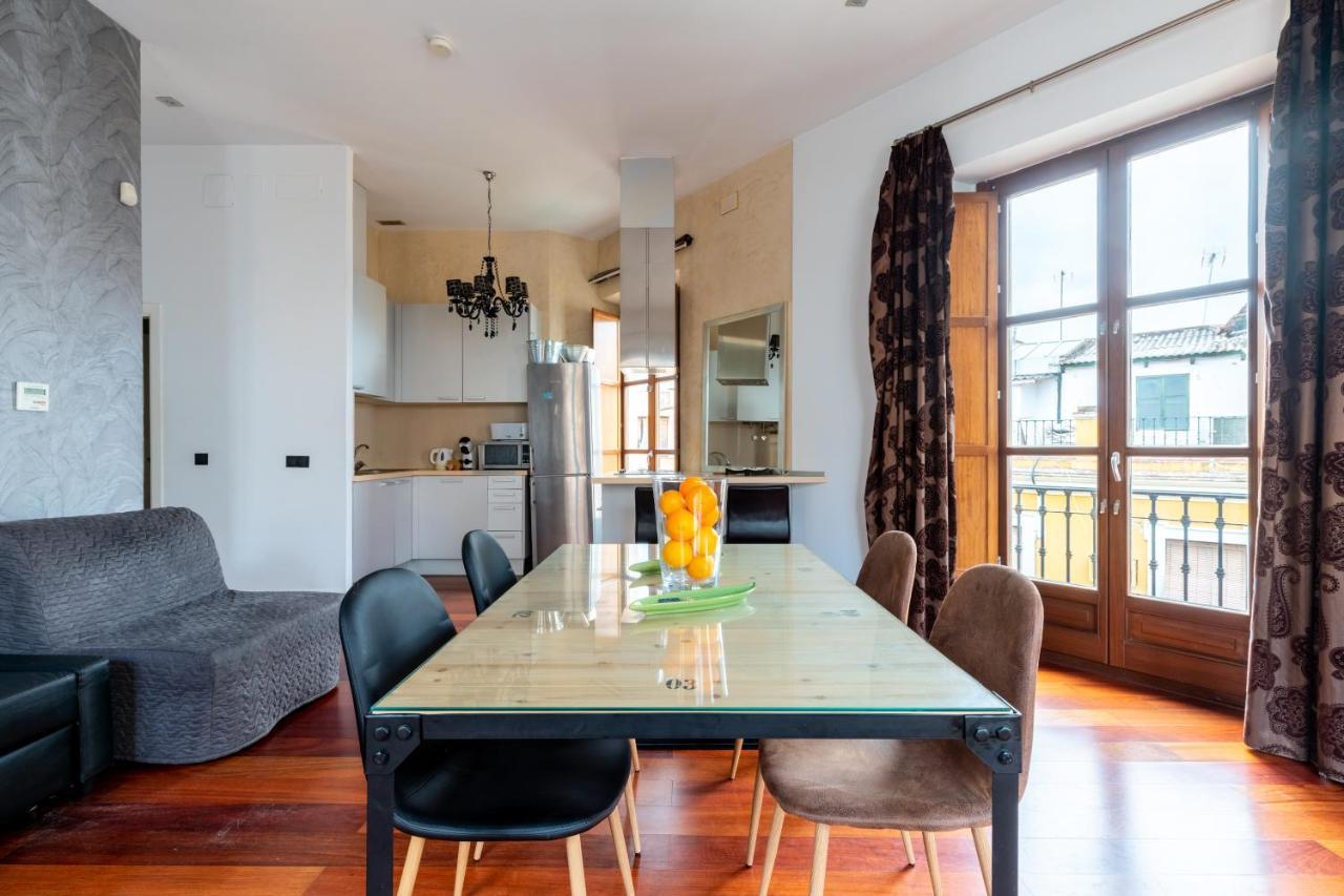 Cathedral Apartment, Upper Floor Apartment Seville Luaran gambar